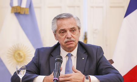 El presidente se sumó a las polémicas declaraciones de la ministra de Trabajo.