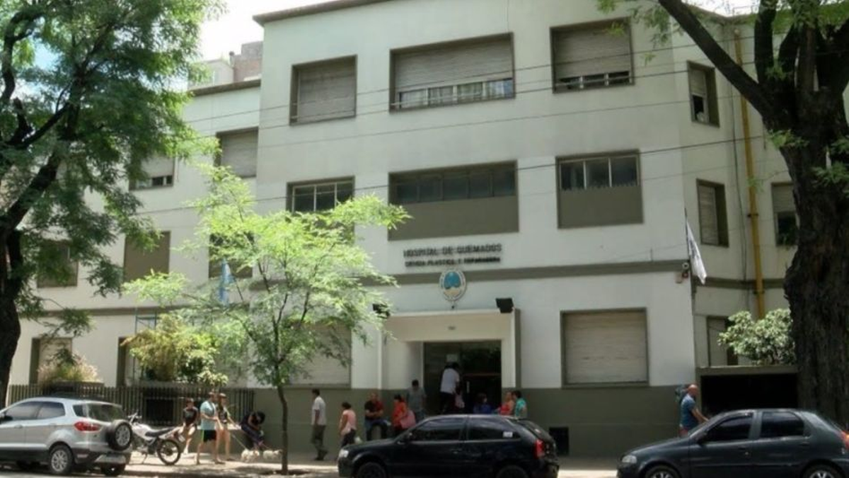 Un niño de 11 años prendió fuego a su vecina de 10 años en el barrio Santa Marta de Lomas de Zamora. Un niño de 11 años prendió fuego a su vecina de 10 años en el barrio Santa Marta de Lomas de Zamora.