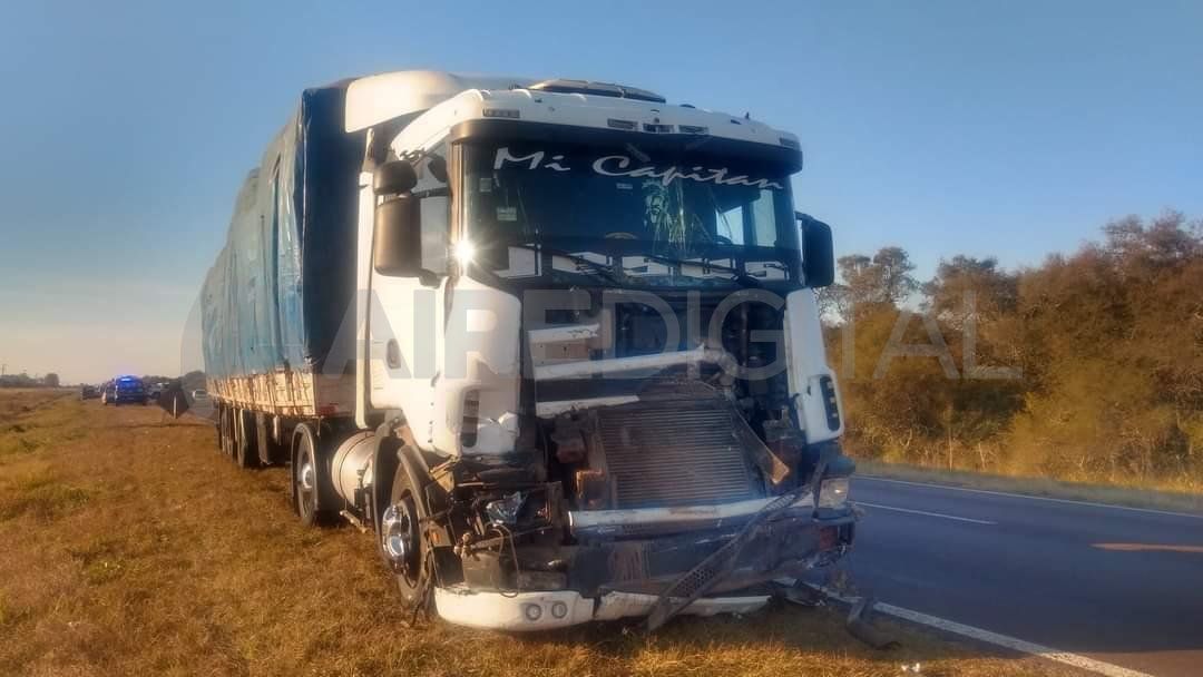 El conductor del auto sufrió lesiones gravísimas y fue derivado al hospital de Reconquista para su atención y evaluación médica, pero perdió la vida este jueves.