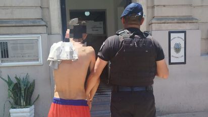 Santa Fe: es menor, estaba prófugo por homicidio y su madre lo entregó mientras dormía