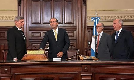 Manuel José García Mansilla jurando como nuevo ministro de la Corte Suprema. Manuel José García Mansilla jurando como nuevo ministro de la Corte Suprema.