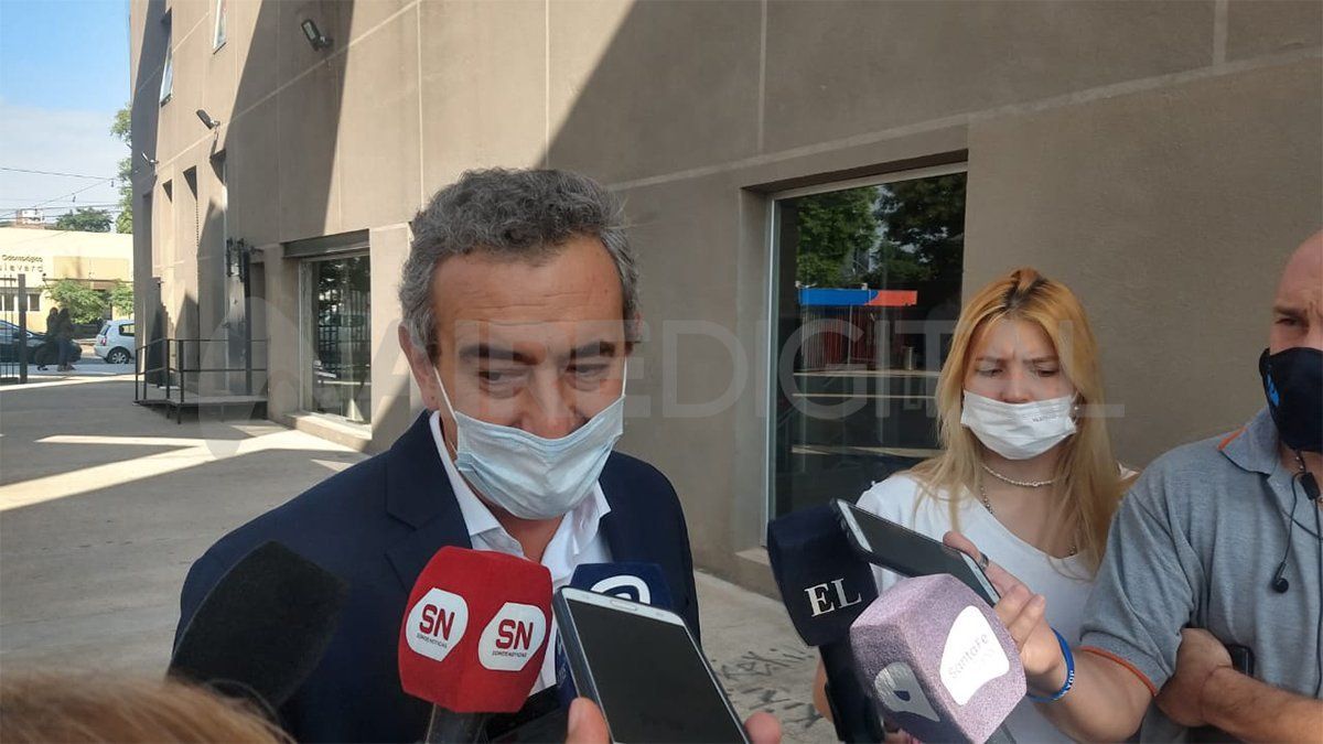 “Los municipios cada vez concentramos más responsabilidades y necesitamos más potestades. Ojalá este sea el año en que podamos avanzar, ya que no es un año electoral y está bueno discutir estos temas”, dijo el mandatario rosarino.