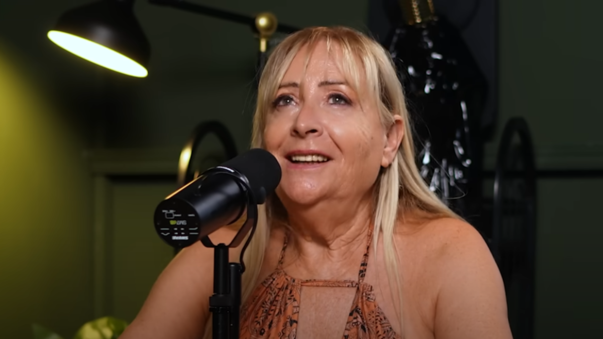Tras su experiencia, Tessa se dedica a acompañar a personas en etapas terminales. Tras su experiencia, Tessa se dedica a acompañar a personas en etapas terminales.