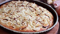 altText(Cómo hacer fugazzetta rellena casera: la receta sencilla paso a paso)}