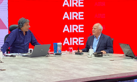 Miguel Lifschitz durante la entrevista que se realizó en el piso del programa Ahora Vengo. Miguel Lifschitz durante la entrevista que se realizó en el piso del programa Ahora Vengo.
