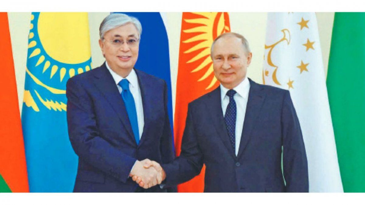 El presidente ruso, Valdimir Putin, dijo que los soldados rusos se quedarán en Kazajistán "por un período limitado".