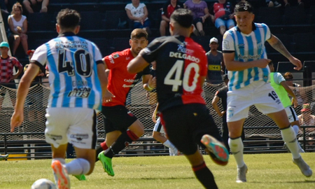 En el debut de Damonte, Colón le ganó 1-0 a Atlético Tucumán. En el debut de Damonte, Colón le ganó 1-0 a Atlético Tucumán.