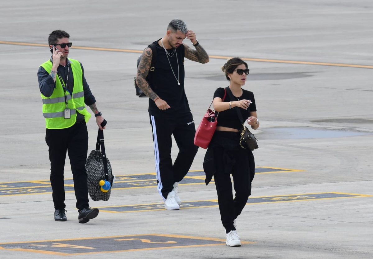 Leandro Paredes y Ángel Di María emprendieron viaje rumbo a Italia para reincorporarse al plantel de la Juventus.