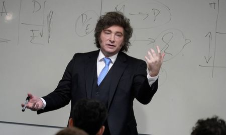 El presidente Javier Milei sostuvo este jueves que ayer en la Cámara de Diputados el oficialismo le ganó 13 a 0 a los kukas, en referencia a la cantidad de votaciones en las que se impuso La Libertad Avanza. El presidente Javier Milei sostuvo este jueves que ayer en la Cámara de Diputados el oficialismo le ganó 13 a 0 a los kukas, en referencia a la cantidad de votaciones en las que se impuso La Libertad Avanza.
