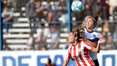 El fútbol femenino seguirá siendo profesional: AFA se hará cargo del subsidio y las jugadoras percibirán su salario