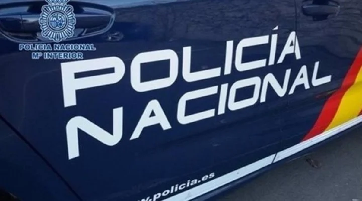 Policía Nacional de España acudió a la propiedad donde hallaron al hombre muerto hace 5 años.