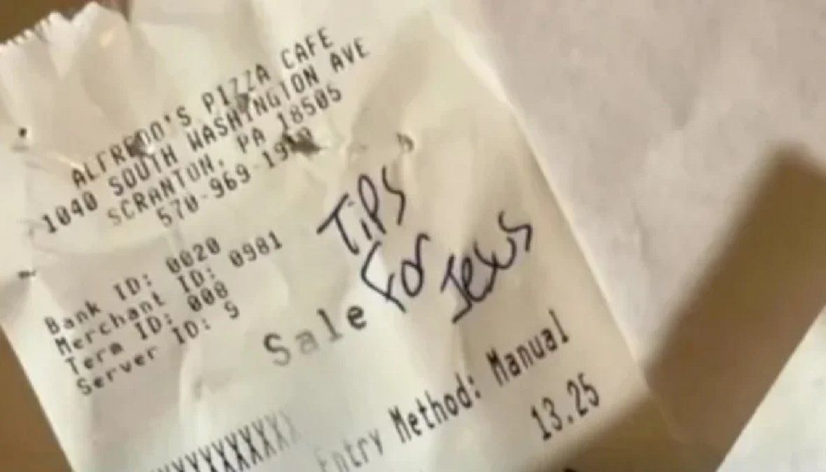 Una moza quedó en shock por una propina desproporcionada: propinas para Jesús