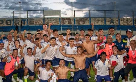 Tucumán Central de Villa Alem, venció a Talleres de Perico y es el primer campeón regional. Foto: Luciana Ramón. Tucumán Central de Villa Alem, venció a Talleres de Perico y es el primer campeón regional. Foto: Luciana Ramón.