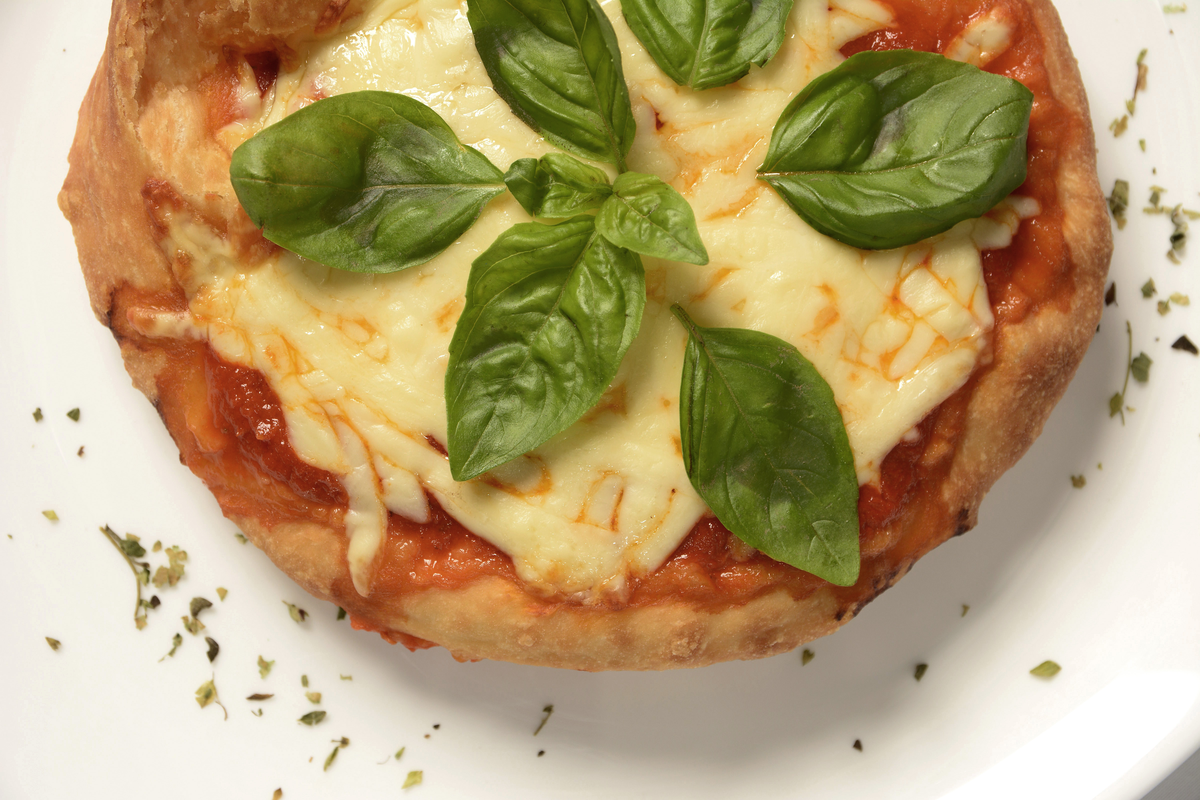 Donato de Santis, el jurado de MasterChef, les enseñó a los participantes cómo hacer pizza frita abierta y cerrada. 