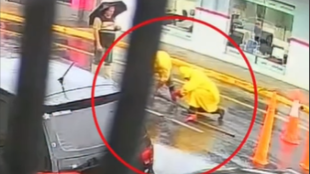 Video: dos operarios fueron atropellados mientras realizaban tareas en Paraná