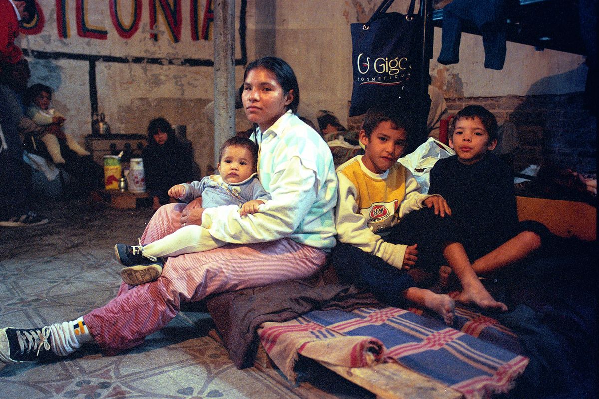 Los centro de evacuados... donde la realidad se hacía carne en cada uno de los rostros de aquellos que lo habían perdido todo.