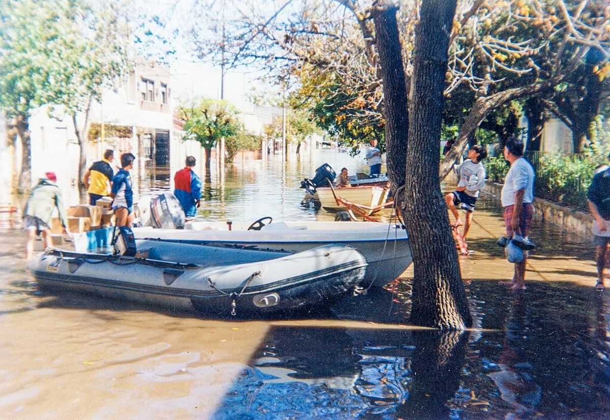 Fotografía tomada por Juanjo Berón durante su trabajo como guardavidas en la inundación en Santa Fe en 2003. Fotografía tomada por Juanjo Berón durante su trabajo como guardavidas en la inundación en Santa Fe en 2003.