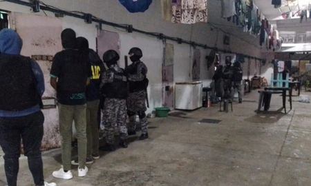 En julio del 2023 policías de la entonces Dirección de Investigación Criminal sobre Narcotráfico allanaron en la cárcel de Coronda y al resto de las personas implicadas en la causa. En julio del 2023 policías de la entonces Dirección de Investigación Criminal sobre Narcotráfico allanaron en la cárcel de Coronda y al resto de las personas implicadas en la causa.