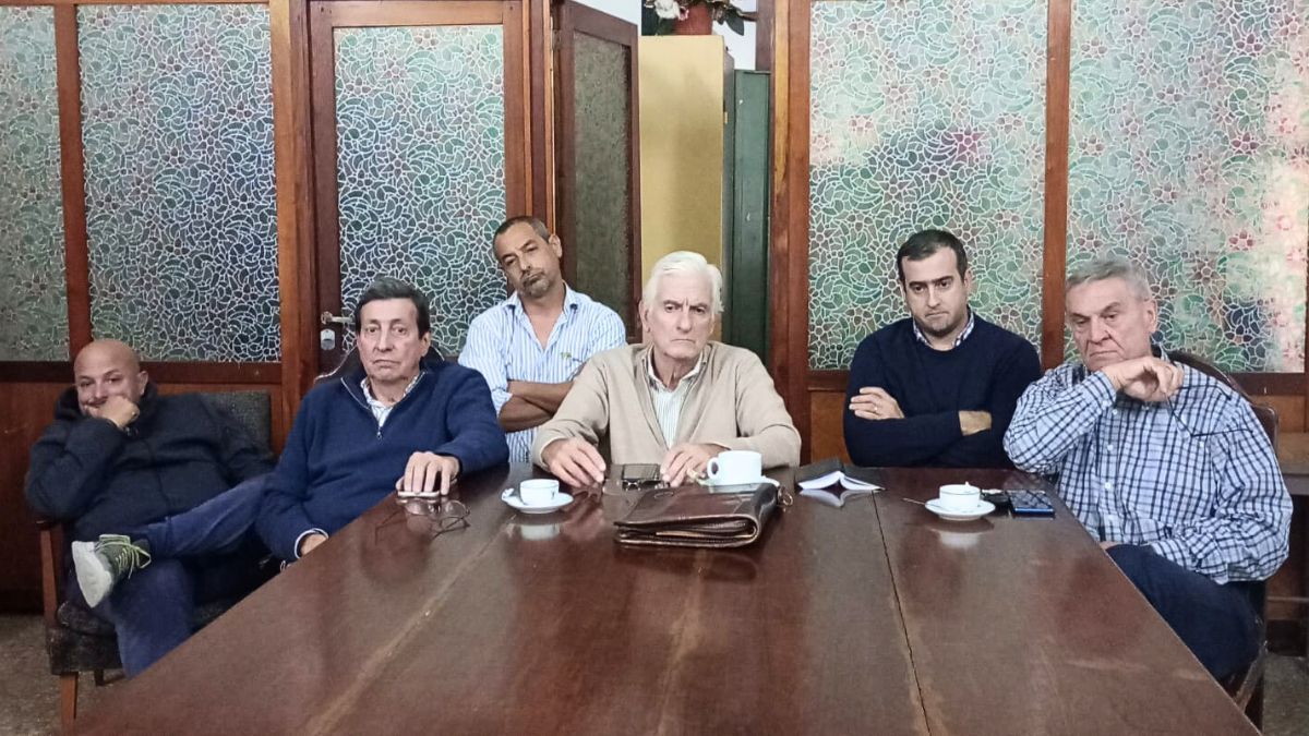 El presidente de la Sociedad Rural de Santa Fe, Ricardo Argenti, estuvo acompañado por otros integrantes de la institución.