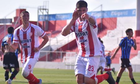 Cerrudo y Aguirre marcaron los goles en los 90 minutos y en la tanda de penales, Meuli le dio la clasificación a Unión. Cerrudo y Aguirre marcaron los goles en los 90 minutos y en la tanda de penales, Meuli le dio la clasificación a Unión.