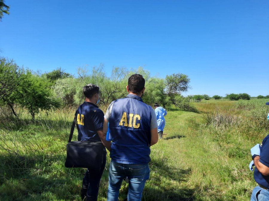 El cuerpo fue peritado por agentes de la AIC un rato después del hallazgo.&nbsp;