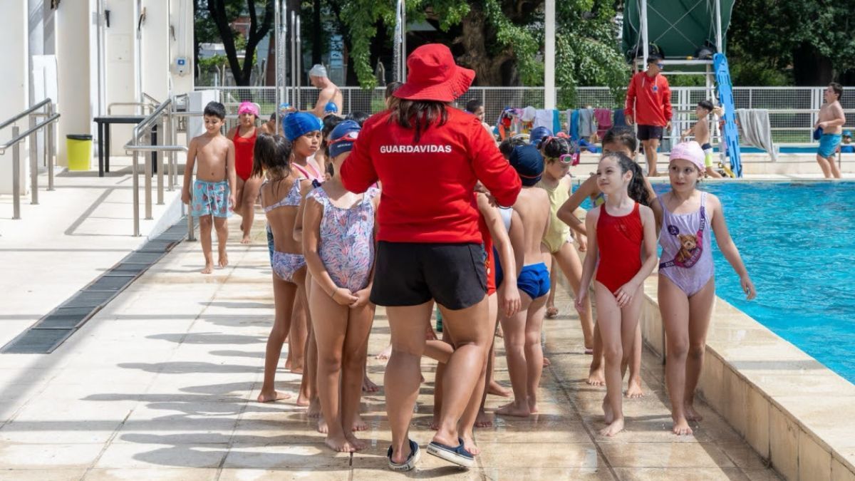 abrió las inscripciones a las instancias prácticas obligatorias para guardavidas de Santa Fe para la temporada 2025-2026.