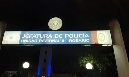 El Gobierno de Santa Fe intervino la Unidad Regional II (URII) de Rosario a principios de mayo en el marco de la causa que investiga la sobrefacturación de combustibles para los patrulleros. El Gobierno de Santa Fe intervino la Unidad Regional II (URII) de Rosario a principios de mayo en el marco de la causa que investiga la sobrefacturación de combustibles para los patrulleros.