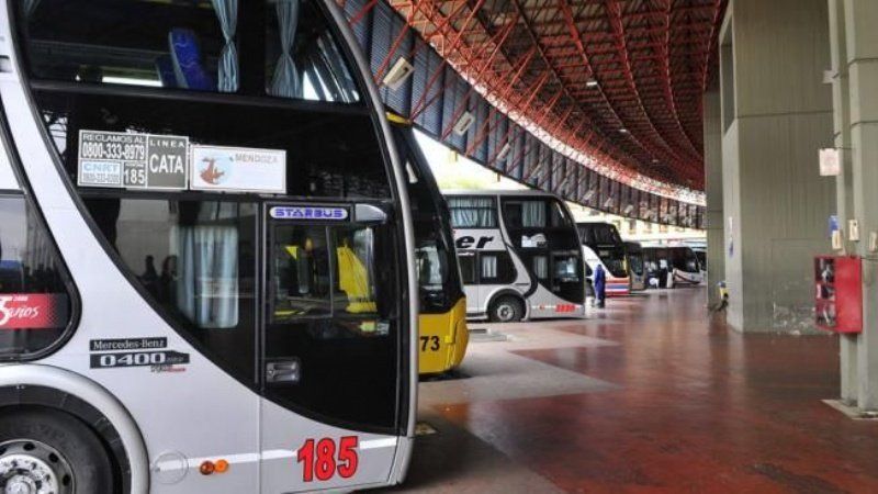 UTA en alerta: amenazan con paro de micros de larga distancia