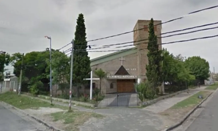 Intentó asesinar a su exmujer en plena misa: el sacerdote impidió que terminara en tragedia Intentó asesinar a su exmujer en plena misa: el sacerdote impidió que terminara en tragedia