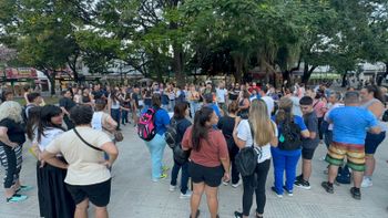 Trabajadores autoconvocados marcharon en Santa Fe en rechazo a la paritaria de Salud