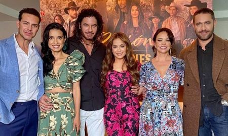 Pasión de Gavilanes 2 contará con la participación del elenco original: Danna García, Natasha Klauss, Paola Rey, Mario Cimarro, Juan Alfonso Baptista y Michel Brown. Pasión de Gavilanes 2 contará con la participación del elenco original: Danna García, Natasha Klauss, Paola Rey, Mario Cimarro, Juan Alfonso Baptista y Michel Brown.