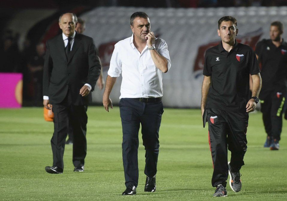 Diego Osella asumirá como técnico de Colón este lunes por la tarde. Diego Osella asumirá como técnico de Colón este lunes por la tarde.