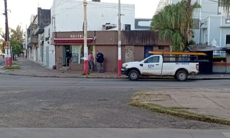 Una falla eléctrica subterránea dejó sin luz a vecinos de Santa Fe y generó preocupación. Una falla eléctrica subterránea dejó sin luz a vecinos de Santa Fe y generó preocupación.