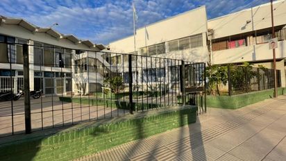 Entraron por una pequeña ventana y vandalizaron un aula de la Escuela Ballarini de la ciudad de Santa Fe