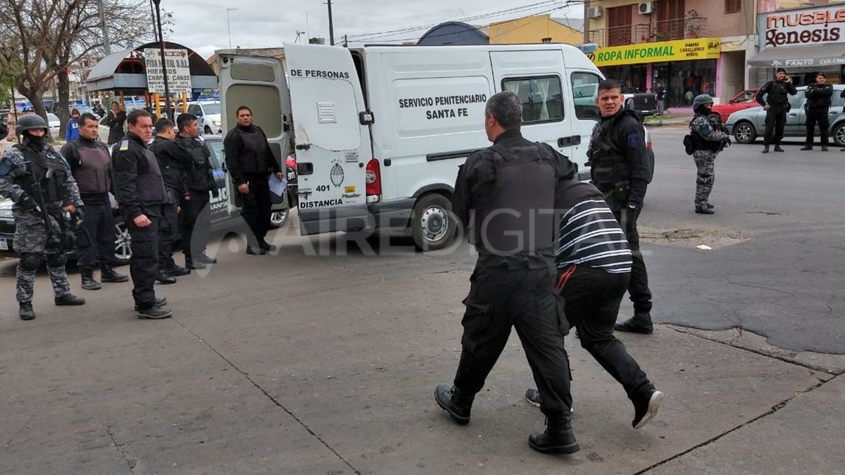 En Grupos Y Aislados: Así Será El Traslado De Presos Alojados En ...