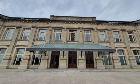 Luego de muchos años de abandono, la Estación Belgrano fue recuperada por la ciudad de Santa Fe en 2010. Luego de muchos años de abandono, la Estación Belgrano fue recuperada por la ciudad de Santa Fe en 2010.
