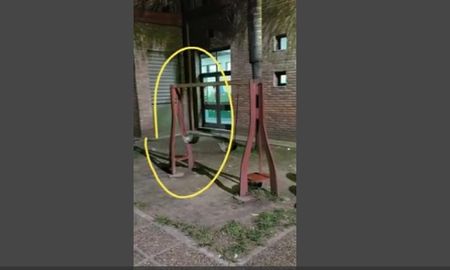 un enfermero del hospital de ninos de santa fe filmo una ?hamaca fantasma? un enfermero del hospital de ninos de santa fe filmo una ?hamaca fantasma?