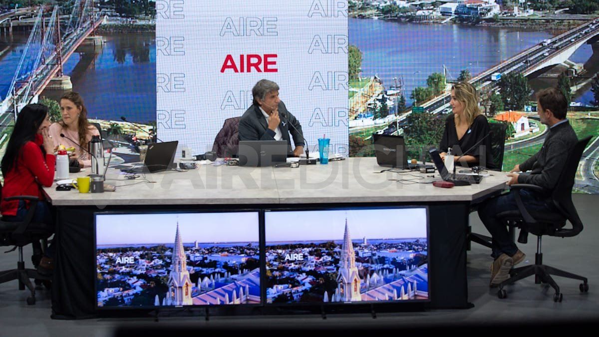 La periodista de América se unió a la política santafesina de la mano del radical Mario Barletta.