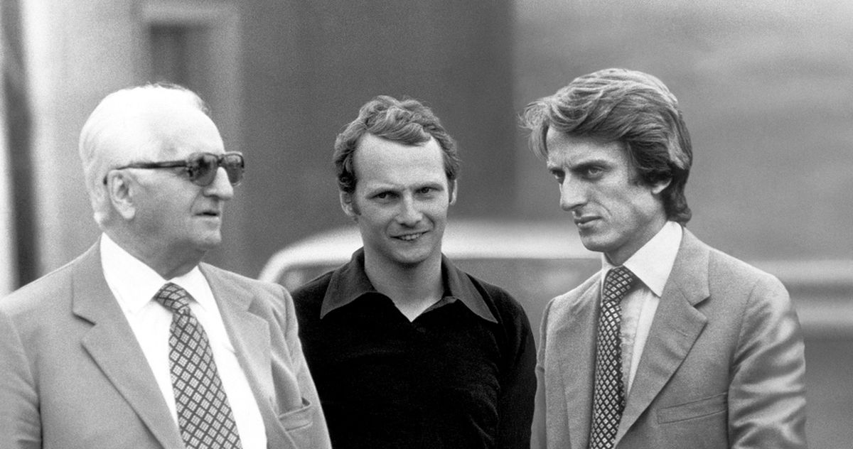 En 1974 fue contratado por Ferrari, equipo que integraría hasta fines de 1977. En la foto, Il Commendatore, Niki, y Luca Cordero di Montezemolo, el director de la Scuderia.