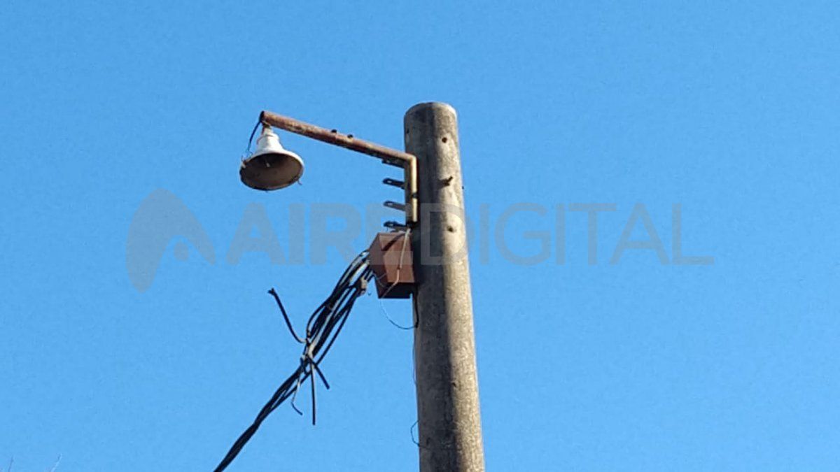 La única farola de luz en la calle. 