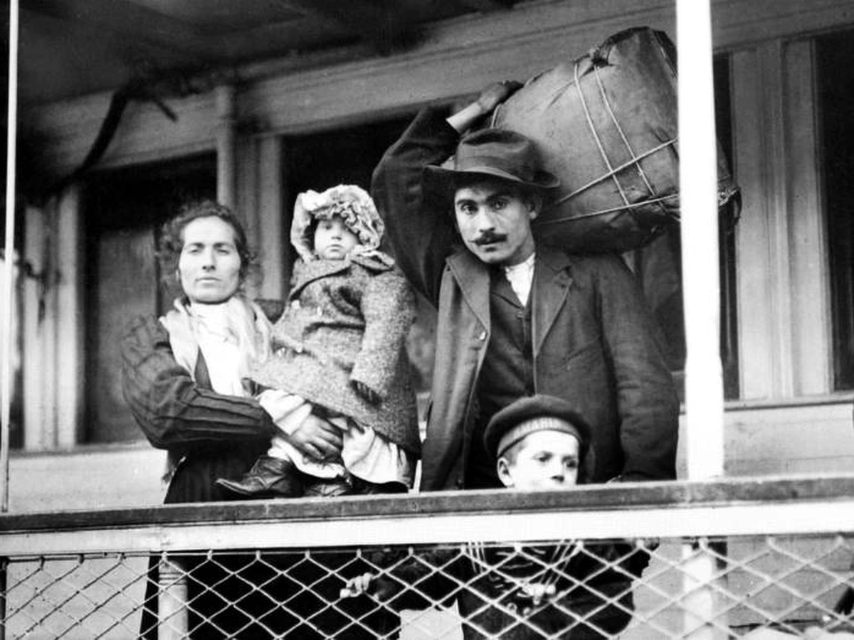 En esta fecha se recuerda el 4 de Septiembre de 1812 cuando el primer Triunvirato firmó un decreto que decía