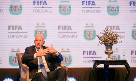 De esta forma, éste será el último mandato de Infantino ya que se habrán cumplido 11 años desde que llegó a la presidencia. De esta forma, éste será el último mandato de Infantino ya que se habrán cumplido 11 años desde que llegó a la presidencia.