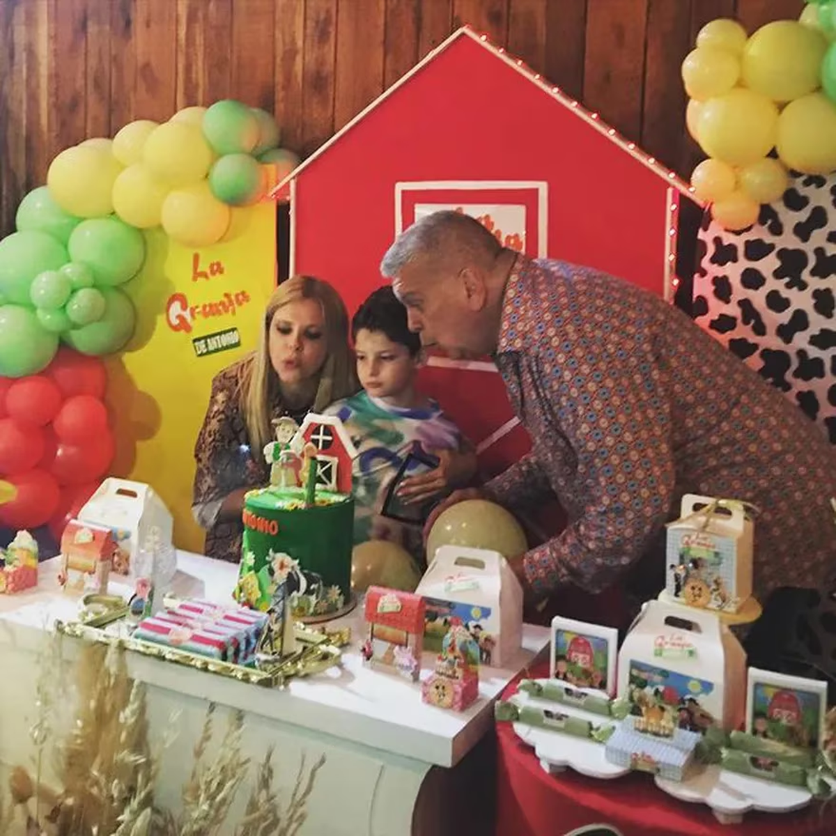 Antoñito cumplió nueve años y Luis Ventura lo celebró a lo grande.
