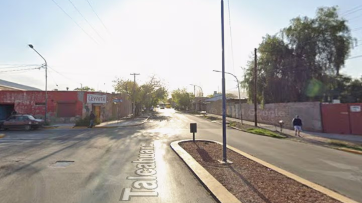 El primer llamado al 911 alertó sobre una pelea en la zona de Juncal y Talcahuano, en Godoy Cruz. El primer llamado al 911 alertó sobre una pelea en la zona de Juncal y Talcahuano, en Godoy Cruz.