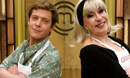 Gastón Damau y Georgina Barbarrosa se enfrentaron en la final MasterChef Celebrity 2, donde finalmente el actor se consagró campeón. Pero se difundieron imágenes de la artista levantando la copa. Gastón Damau y Georgina Barbarrosa se enfrentaron en la final MasterChef Celebrity 2, donde finalmente el actor se consagró campeón. Pero se difundieron imágenes de la artista levantando la copa.