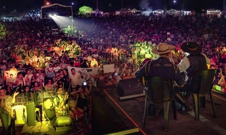 El intendente de Sauce Viejo, Mario Papaleo, palpitó en AIRE el tradicional festival que se realizará este fin de semana. El intendente de Sauce Viejo, Mario Papaleo, palpitó en AIRE el tradicional festival que se realizará este fin de semana.