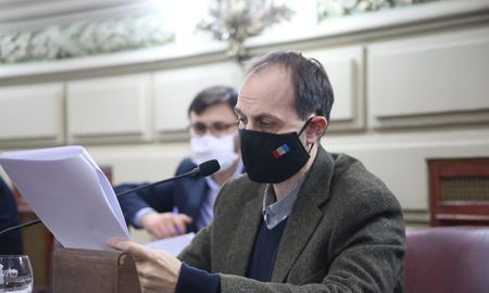 El senador por el departamento Iriondo, Hugo Rasetto, volvió a presentar el proyecto para establecer la obligatoriedad del debate electoral. El senador por el departamento Iriondo, Hugo Rasetto, volvió a presentar el proyecto para establecer la obligatoriedad del debate electoral.