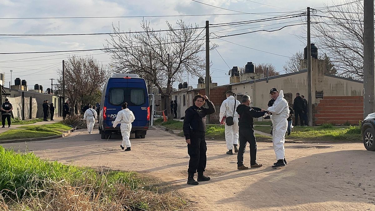Una vecina del policía atrincherado relató cómo se desató el horror en barrio Nueva Esperanza