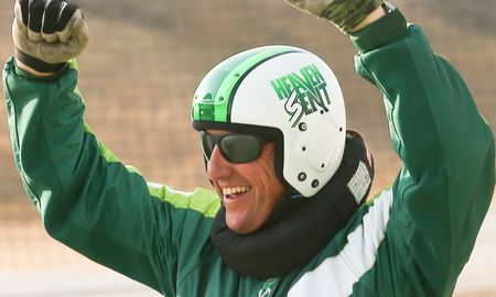 Para enfrentar este reto extremo, donde correría altísimos riesgos, Luke Aikins se preparó durante dos años con innumerables saltos de prueba. Para enfrentar este reto extremo, donde correría altísimos riesgos, Luke Aikins se preparó durante dos años con innumerables saltos de prueba.