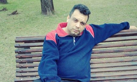 Eduardo Villanueva, el hombre de 47 años que permanecía internado desde el 13 de mayo en estado crítico tras descompensarse en medio de un control de tránsito en la Plaza del Soldado, falleció este viernes en el Hospital Cullen Eduardo Villanueva, el hombre de 47 años que permanecía internado desde el 13 de mayo en estado crítico tras descompensarse en medio de un control de tránsito en la Plaza del Soldado, falleció este viernes en el Hospital Cullen